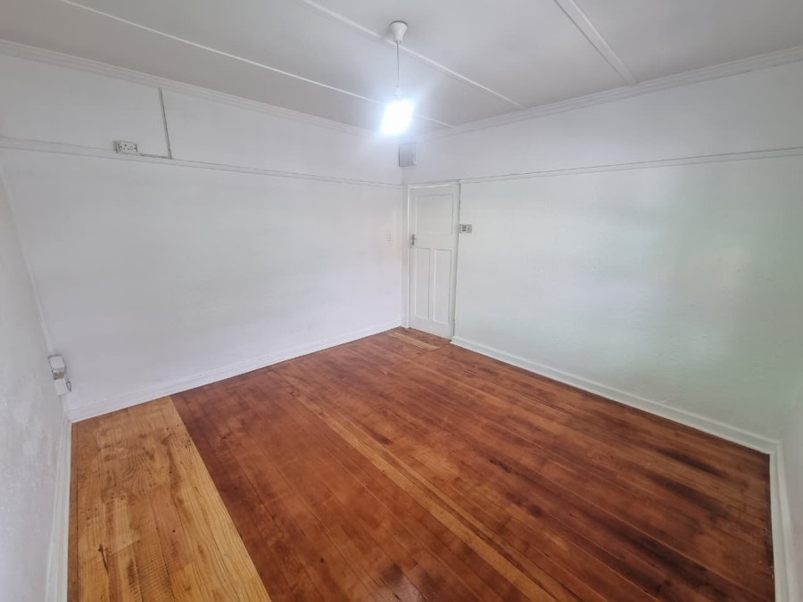 To Let 2 Bedroom Property for Rent in Lansdowne Western Cape